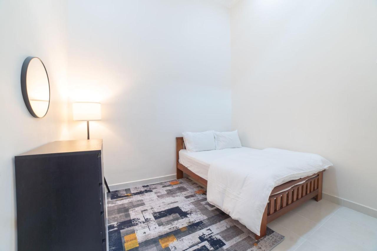 Hilmera Guesthouse Kuantan Kültér fotó