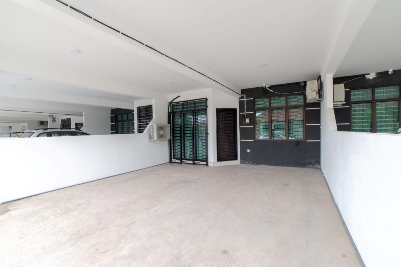 Hilmera Guesthouse Kuantan Kültér fotó